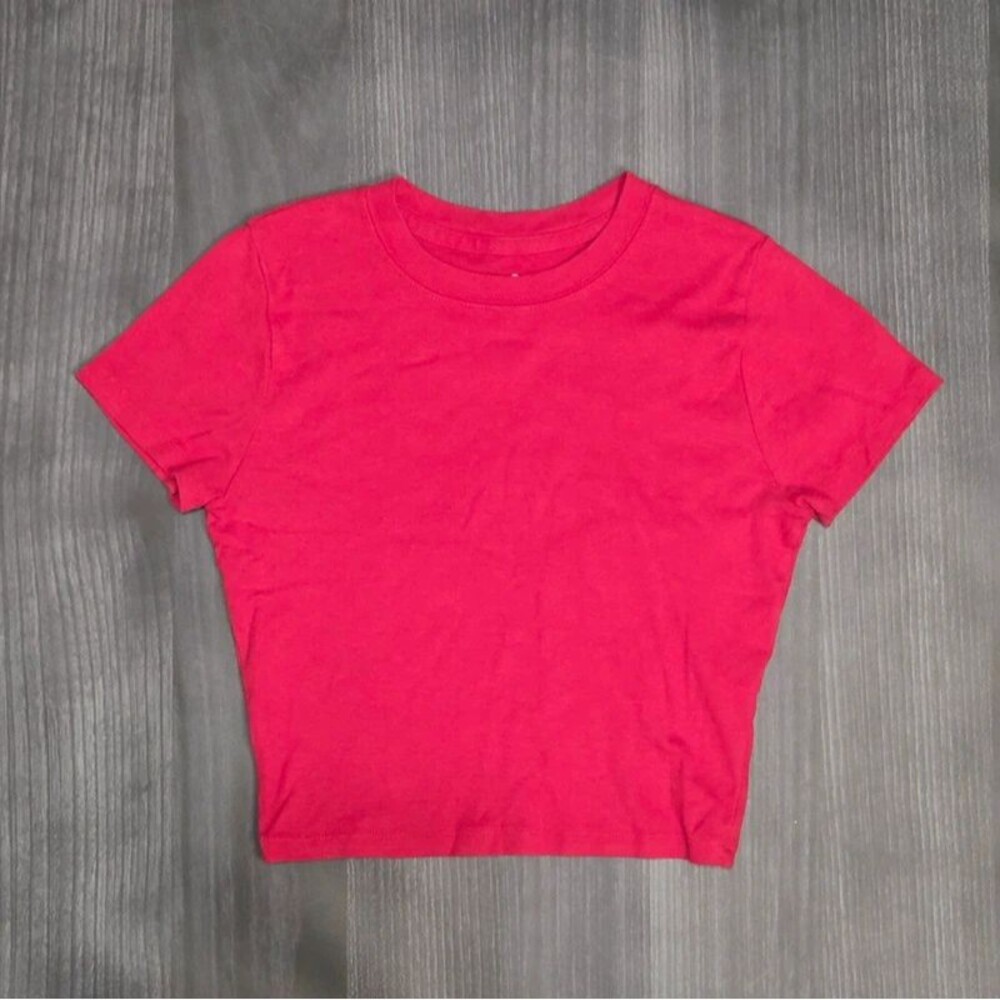Hollister Must Have Collection Easy T-Shirt Women's Small Red Short Sleeve